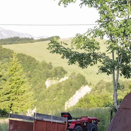 펜션 Cemerno Mountain House Gacko