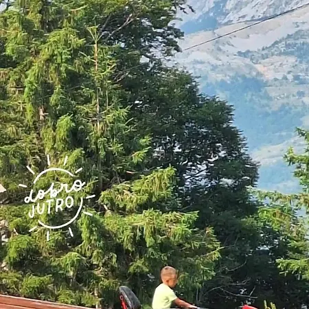 Cemerno Mountain House 펜션 Gacko